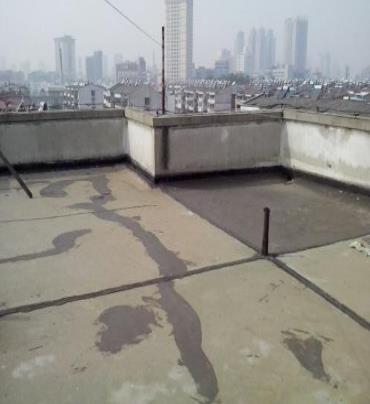 镇康漏水维修 楼顶漏水是什么原因，楼顶漏水维修方法是什么?